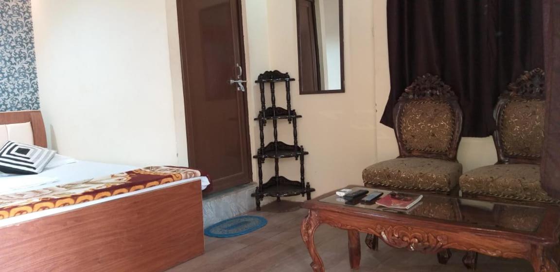 Buddha Guest House Varanasi Værelse billede